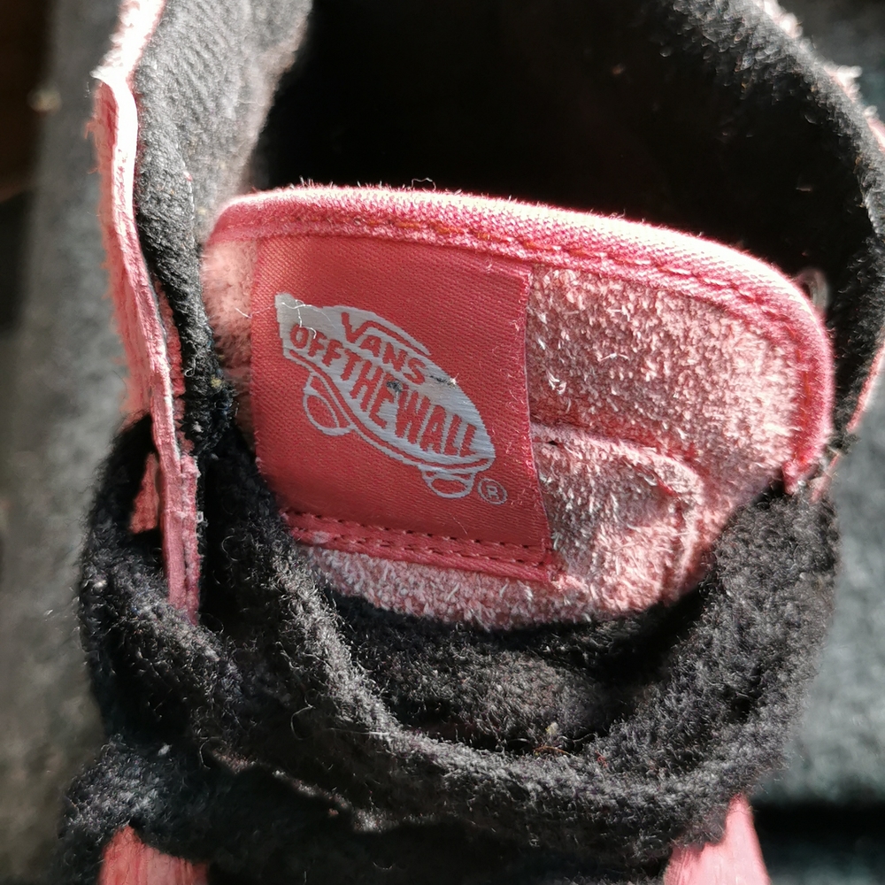 Vans - Picture 7 of 9